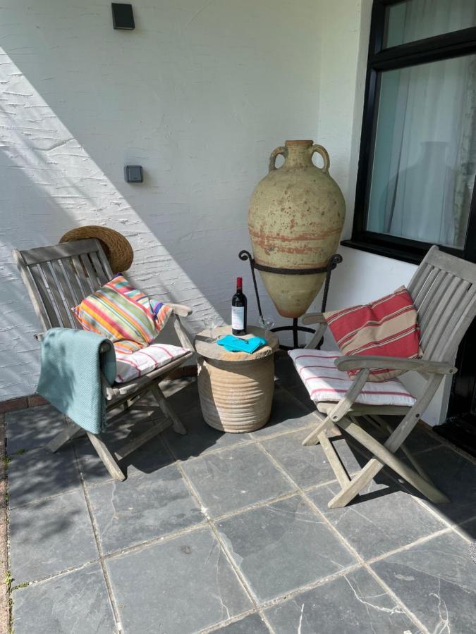 Cliff Top Garden Room Milford on Sea Exterior photo