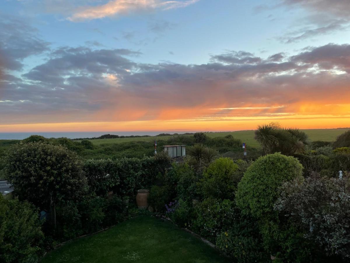 Cliff Top Garden Room Milford on Sea Exterior photo