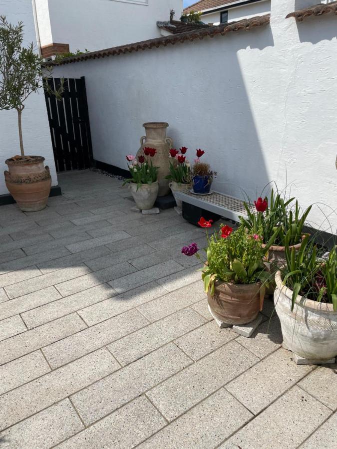 Cliff Top Garden Room Milford on Sea Exterior photo