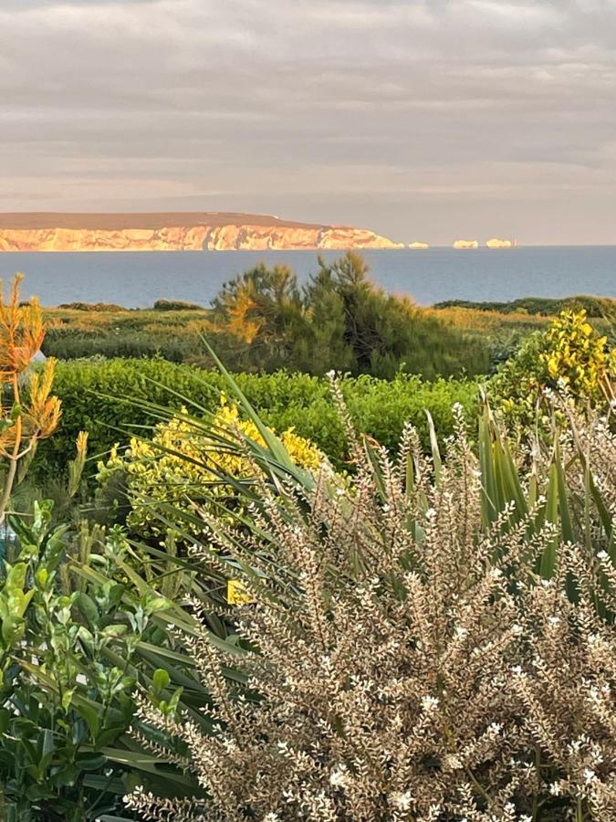 Cliff Top Garden Room Milford on Sea Exterior photo